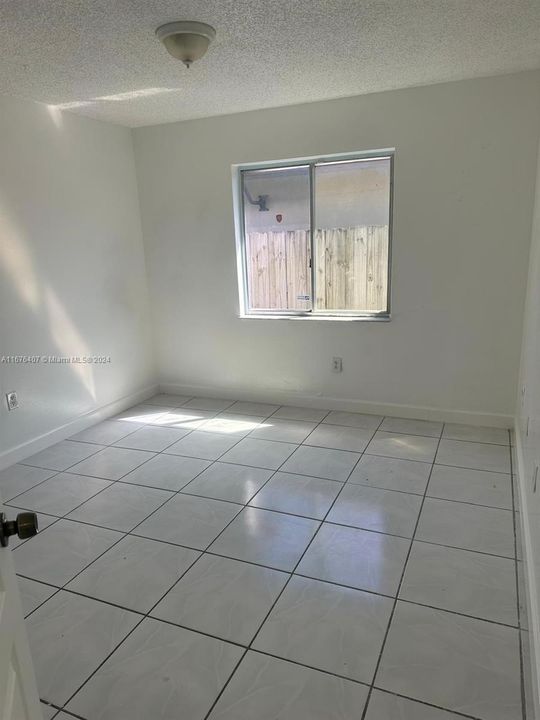 For Rent: $3,000 (4 beds, 2 baths, 1568 Square Feet)