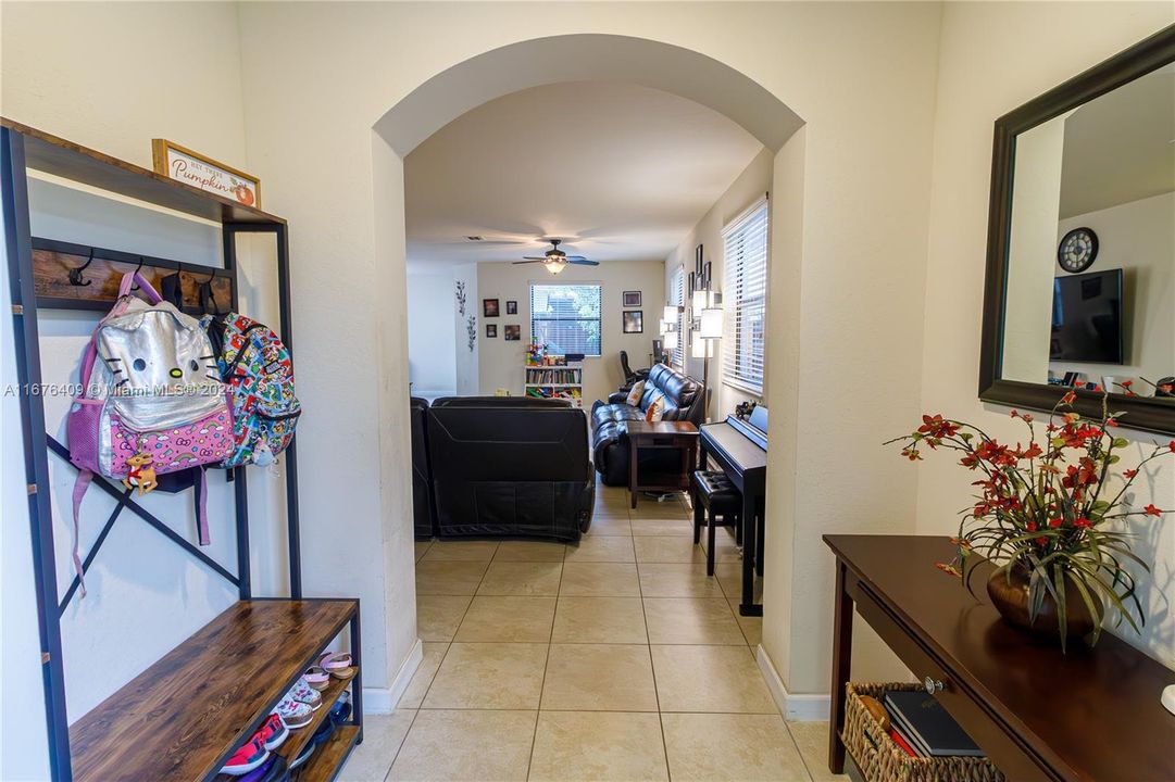 For Sale: $565,000 (5 beds, 2 baths, 2492 Square Feet)