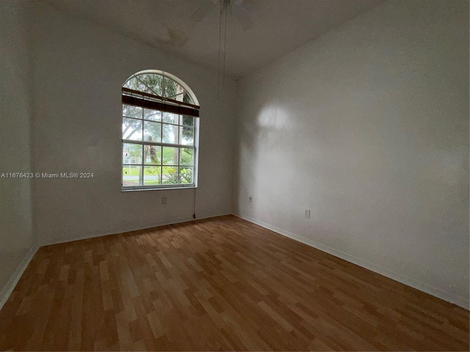 For Rent: $3,200 (3 beds, 2 baths, 1750 Square Feet)