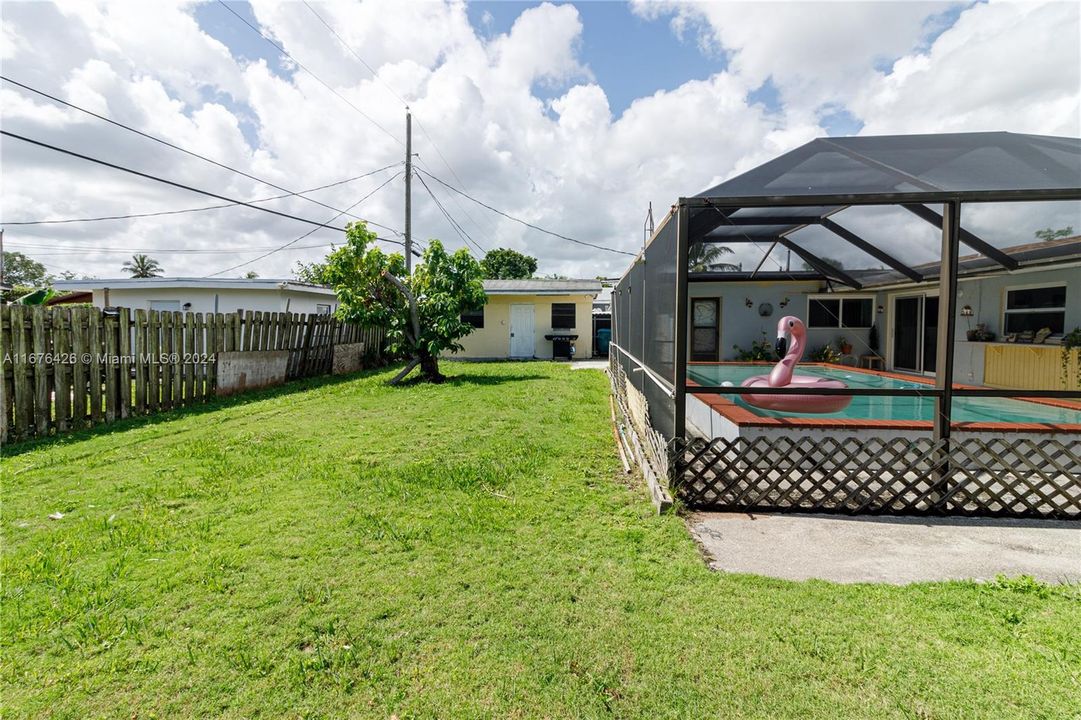 For Sale: $520,000 (4 beds, 2 baths, 1284 Square Feet)