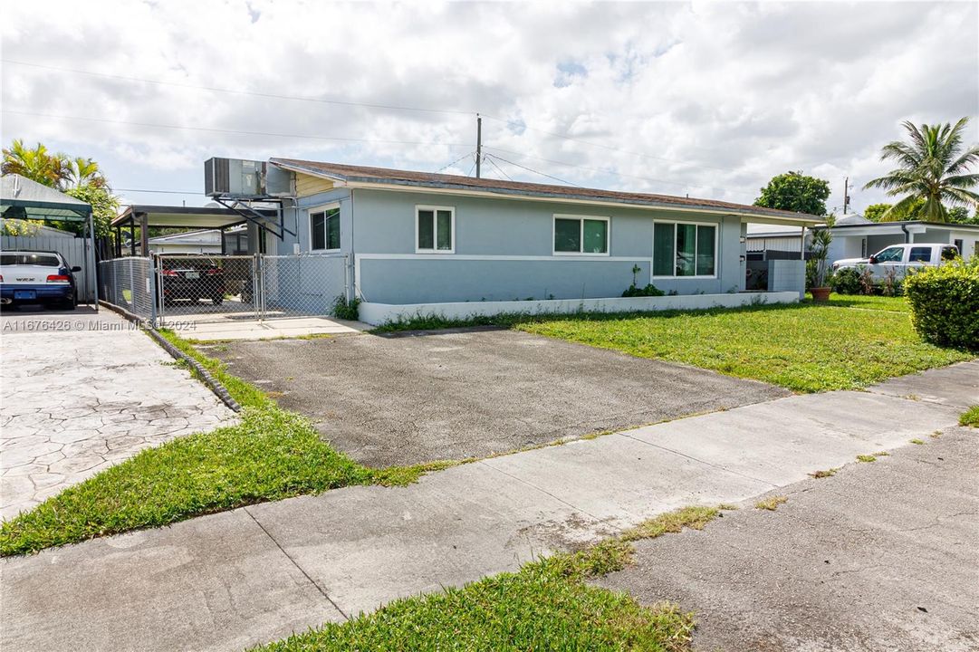 For Sale: $520,000 (4 beds, 2 baths, 1284 Square Feet)