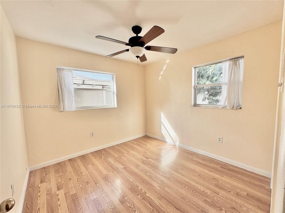 For Sale: $550,000 (3 beds, 1 baths, 1719 Square Feet)