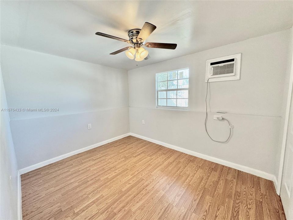 For Sale: $550,000 (3 beds, 1 baths, 1719 Square Feet)