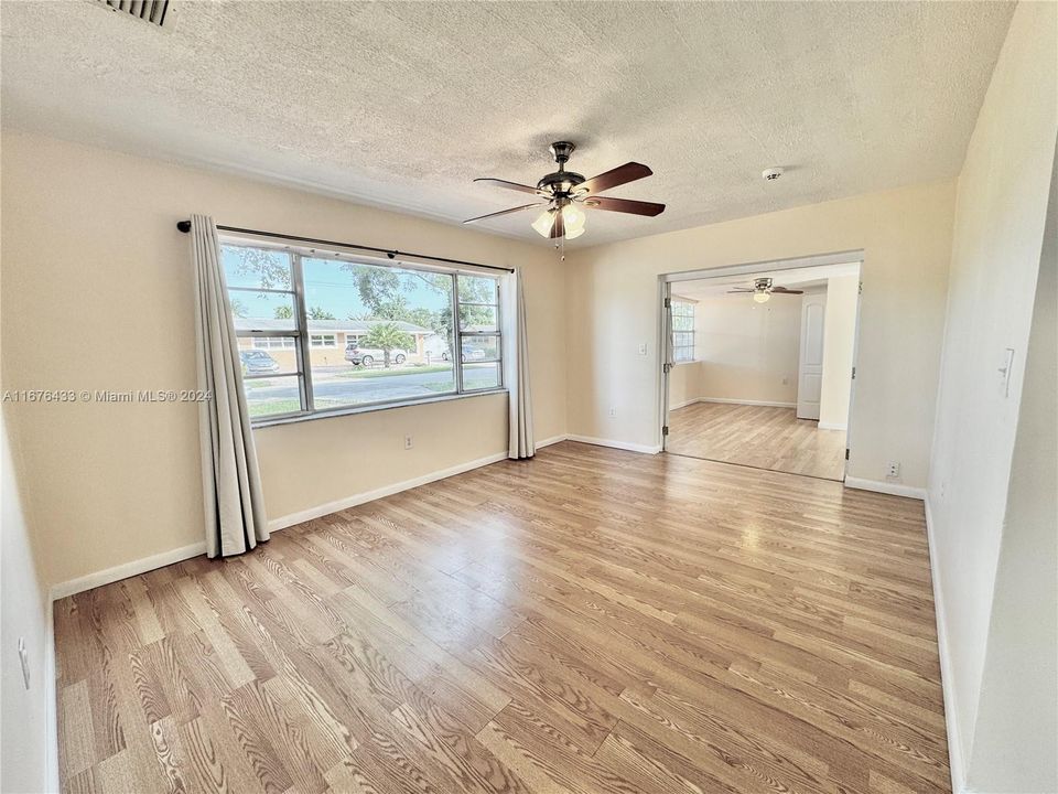 For Sale: $550,000 (3 beds, 1 baths, 1719 Square Feet)