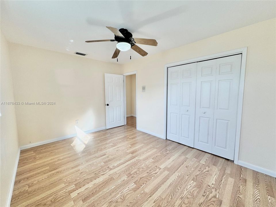 For Sale: $550,000 (3 beds, 1 baths, 1719 Square Feet)