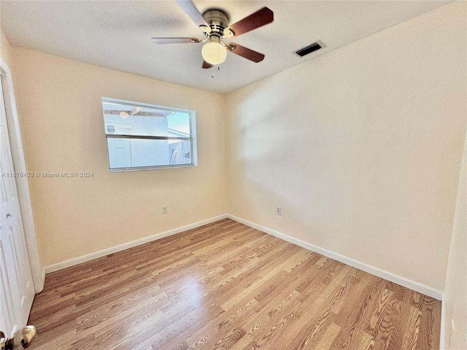 For Sale: $550,000 (3 beds, 1 baths, 1719 Square Feet)