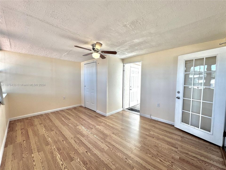 For Sale: $550,000 (3 beds, 1 baths, 1719 Square Feet)