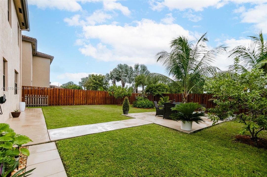 For Sale: $670,000 (4 beds, 2 baths, 2573 Square Feet)