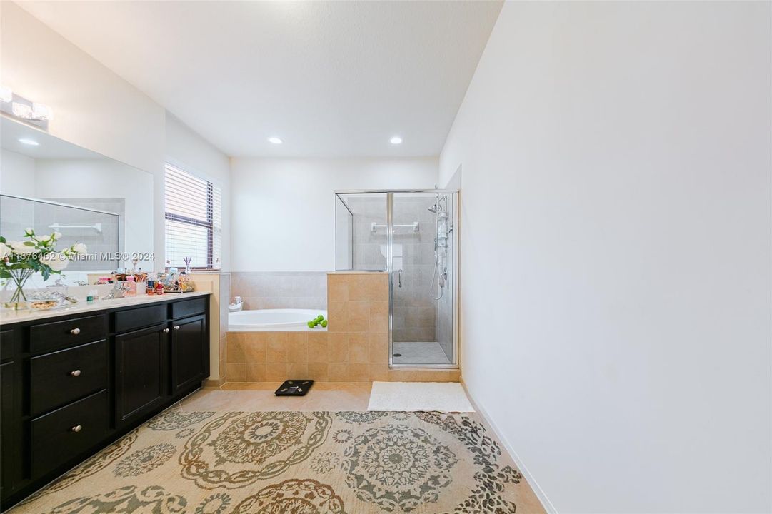 For Sale: $670,000 (4 beds, 2 baths, 2573 Square Feet)