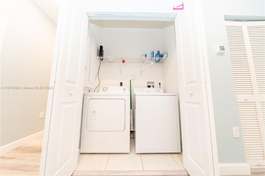 For Sale: $500,000 (4 beds, 2 baths, 1872 Square Feet)