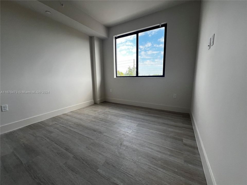 For Rent: $2,000 (1 beds, 1 baths, 558 Square Feet)