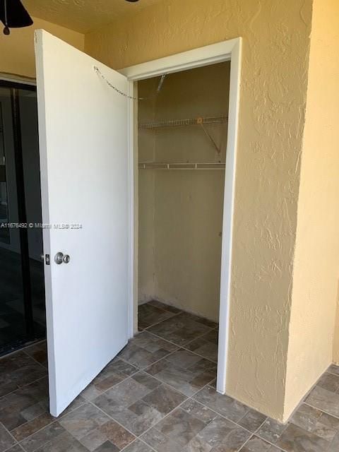 For Rent: $2,100 (2 beds, 2 baths, 820 Square Feet)