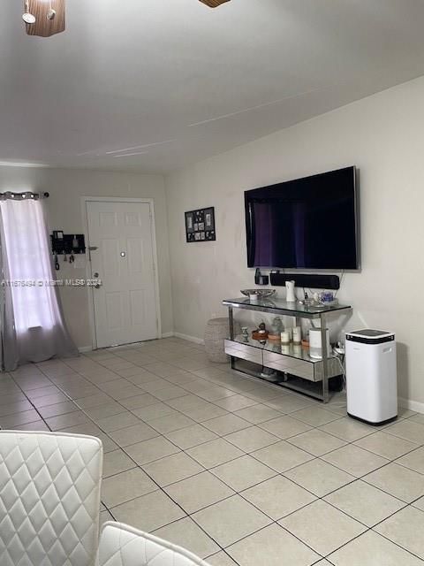 For Sale: $449,000 (2 beds, 2 baths, 1063 Square Feet)