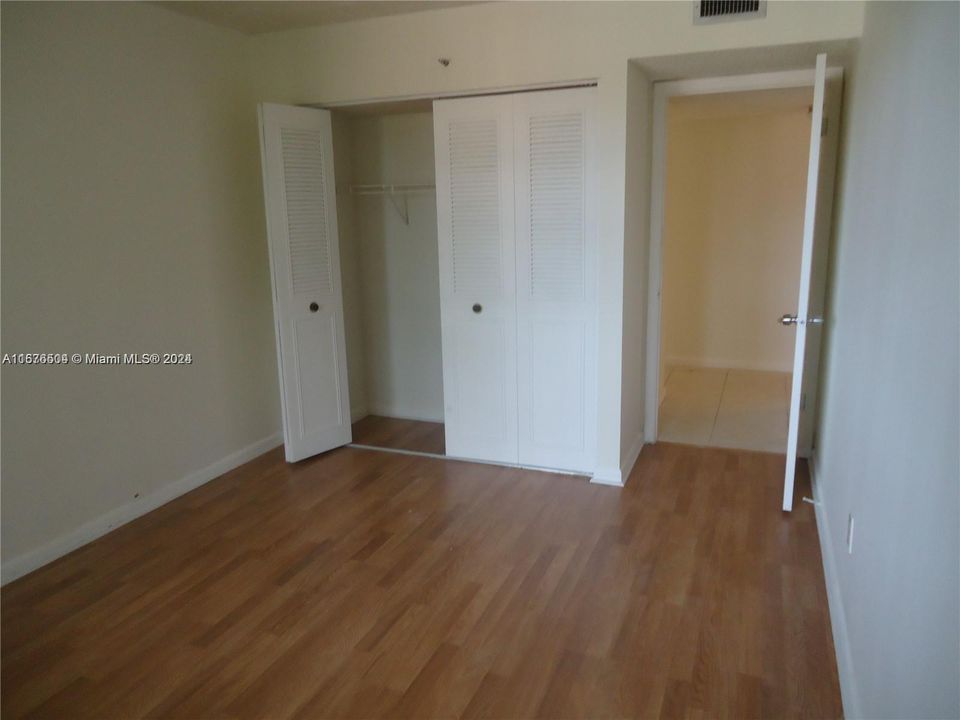 For Sale: $265,000 (2 beds, 1 baths, 1468 Square Feet)