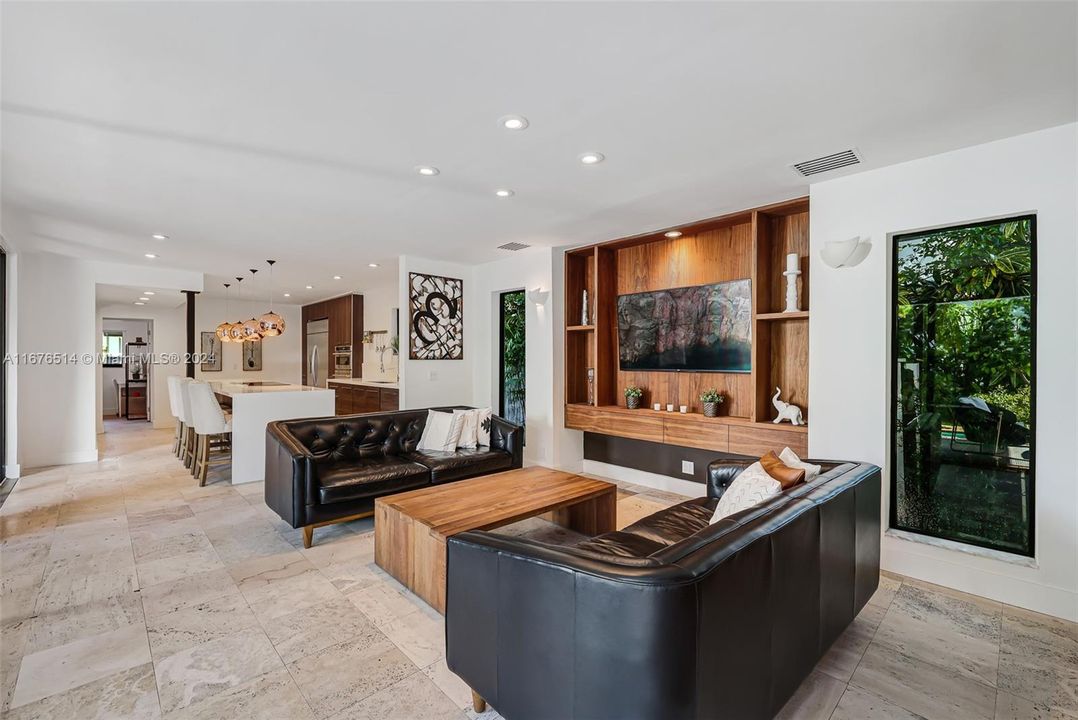 For Sale: $3,495,000 (4 beds, 4 baths, 3080 Square Feet)