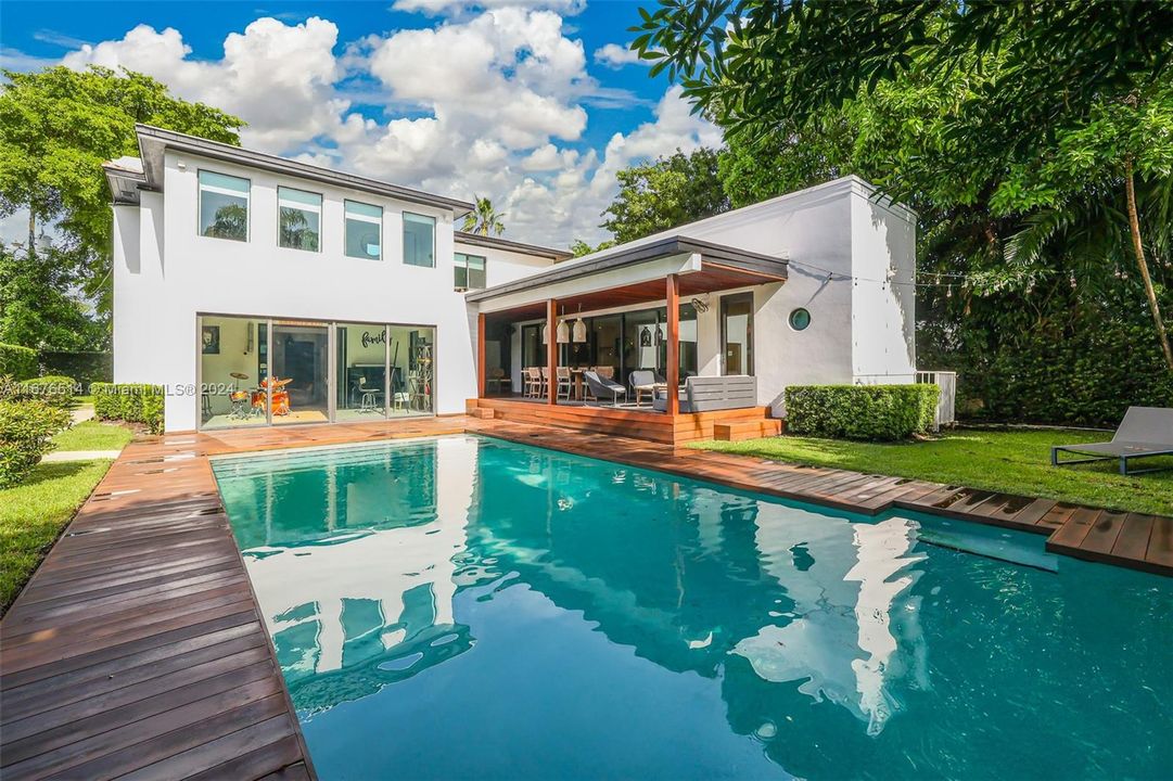 En Venta: $3,495,000 (4 camas, 4 baños, 3080 Pies cuadrados)