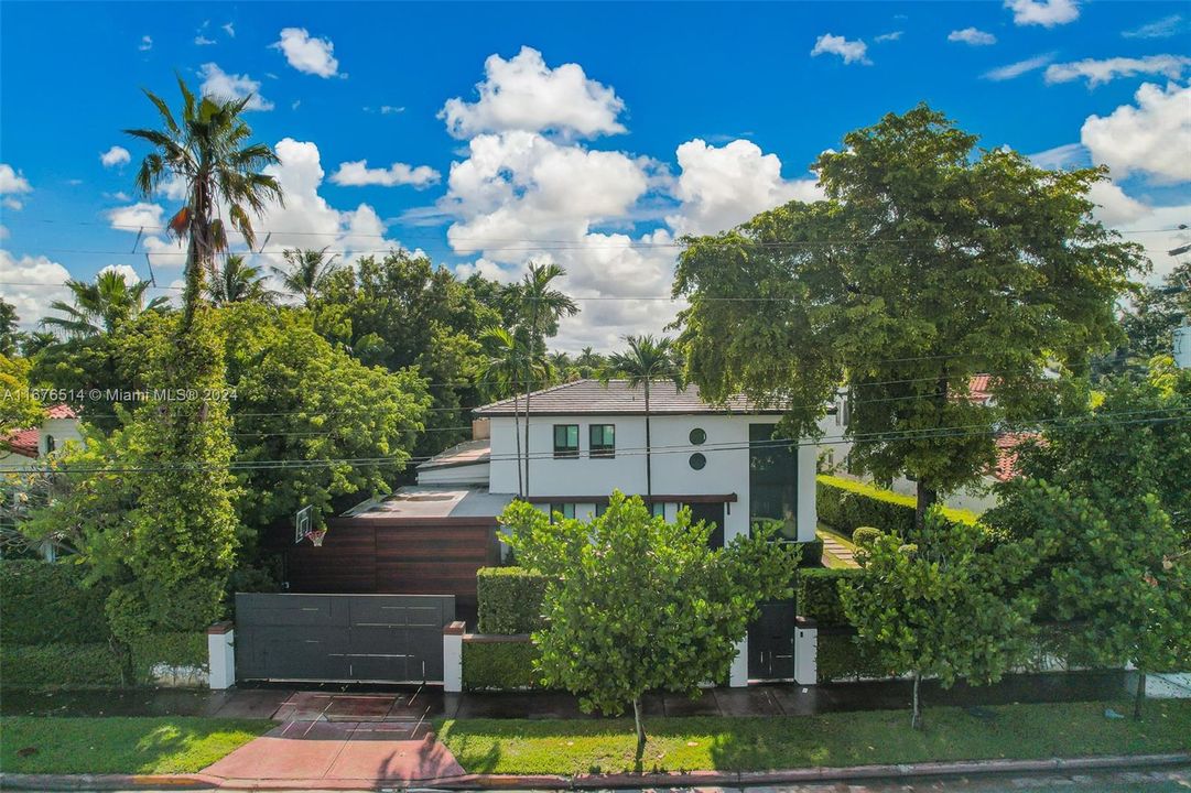 En Venta: $3,495,000 (4 camas, 4 baños, 3080 Pies cuadrados)