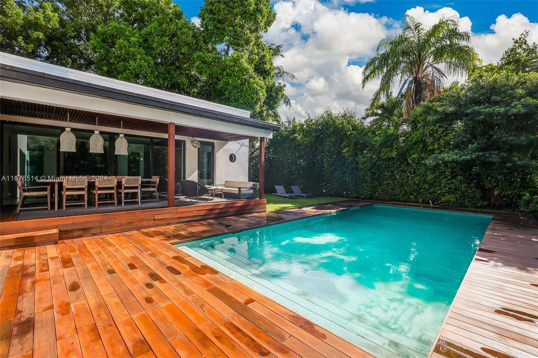 En Venta: $3,495,000 (4 camas, 4 baños, 3080 Pies cuadrados)