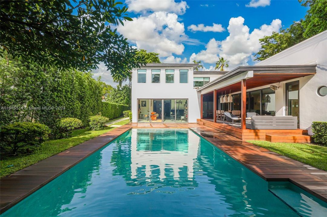 En Venta: $3,495,000 (4 camas, 4 baños, 3080 Pies cuadrados)