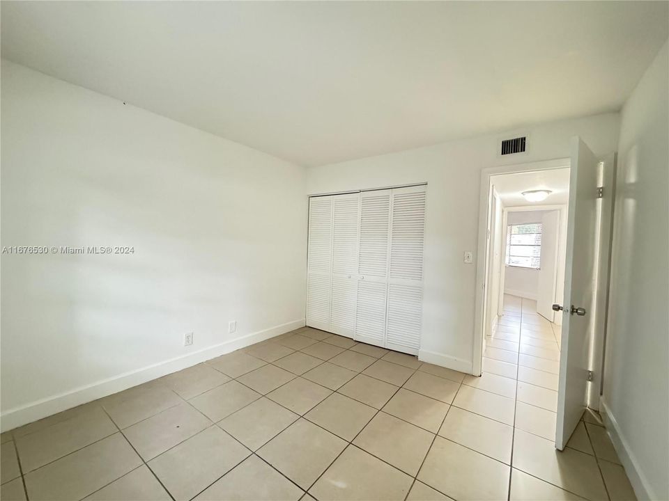 For Rent: $1,600 (2 beds, 1 baths, 720 Square Feet)