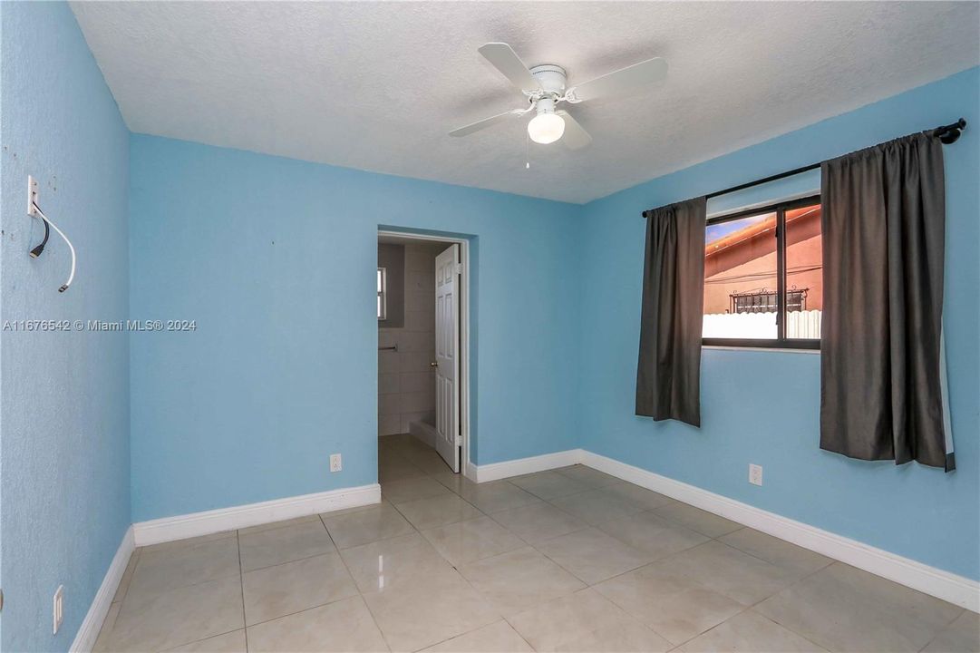 For Rent: $3,300 (3 beds, 2 baths, 1180 Square Feet)