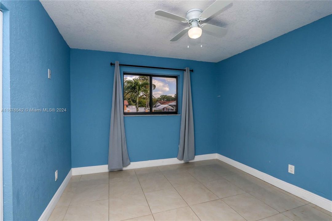 For Rent: $3,300 (3 beds, 2 baths, 1180 Square Feet)