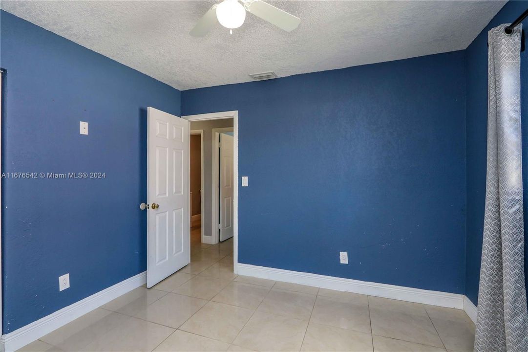 For Rent: $3,300 (3 beds, 2 baths, 1180 Square Feet)