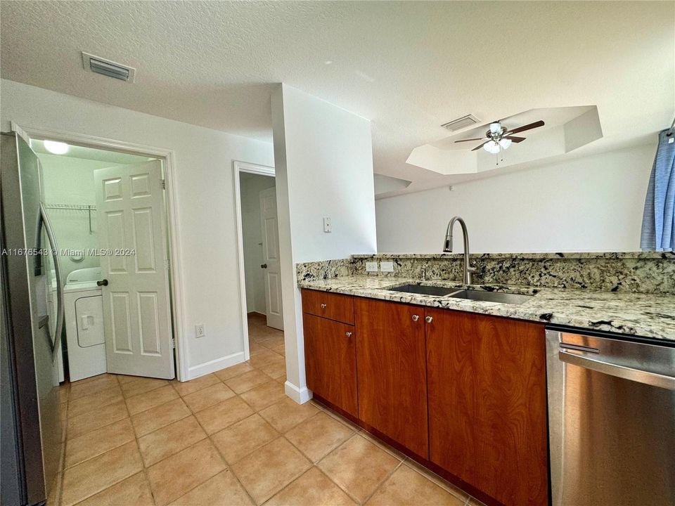 For Rent: $3,000 (2 beds, 2 baths, 1150 Square Feet)