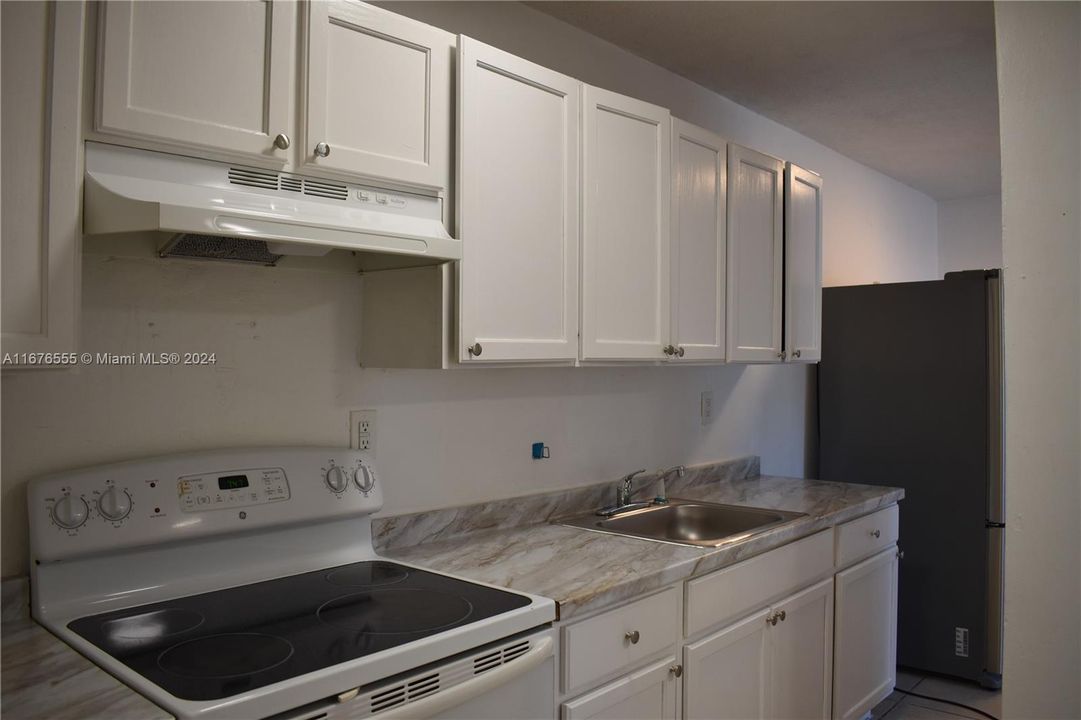 For Rent: $1,500 (1 beds, 1 baths, 2911 Square Feet)