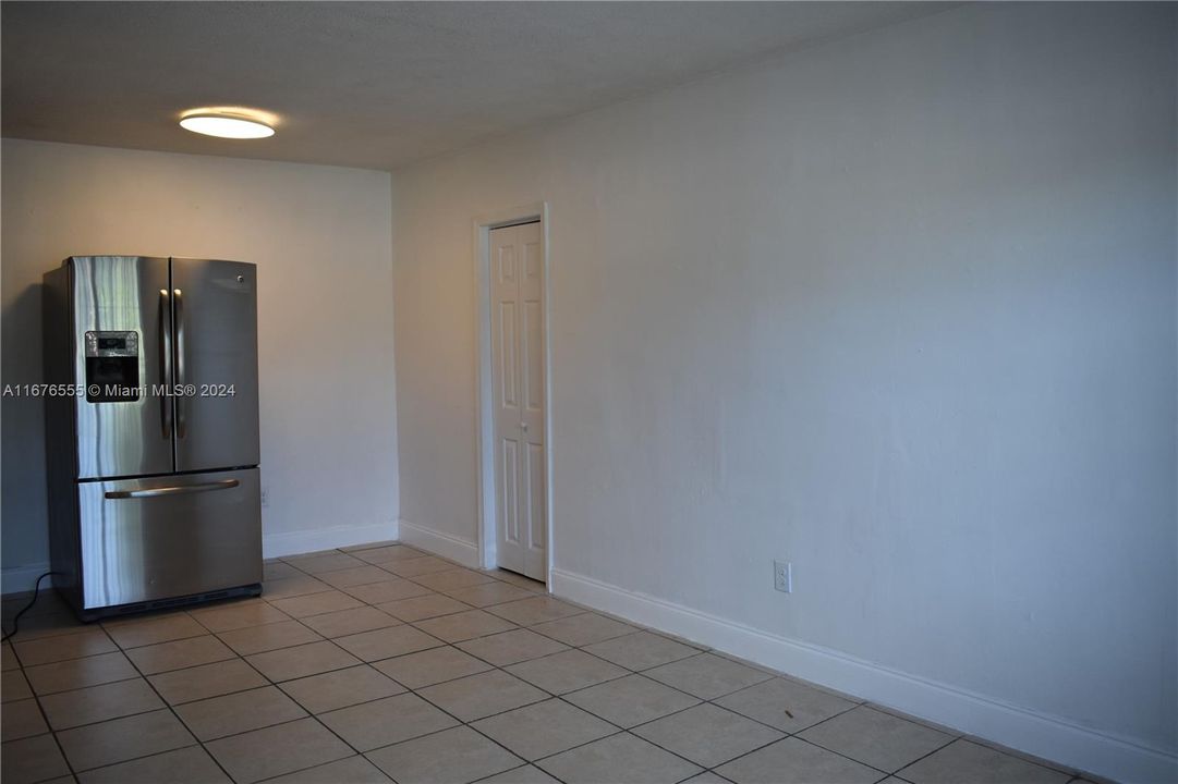 For Rent: $1,500 (1 beds, 1 baths, 2911 Square Feet)