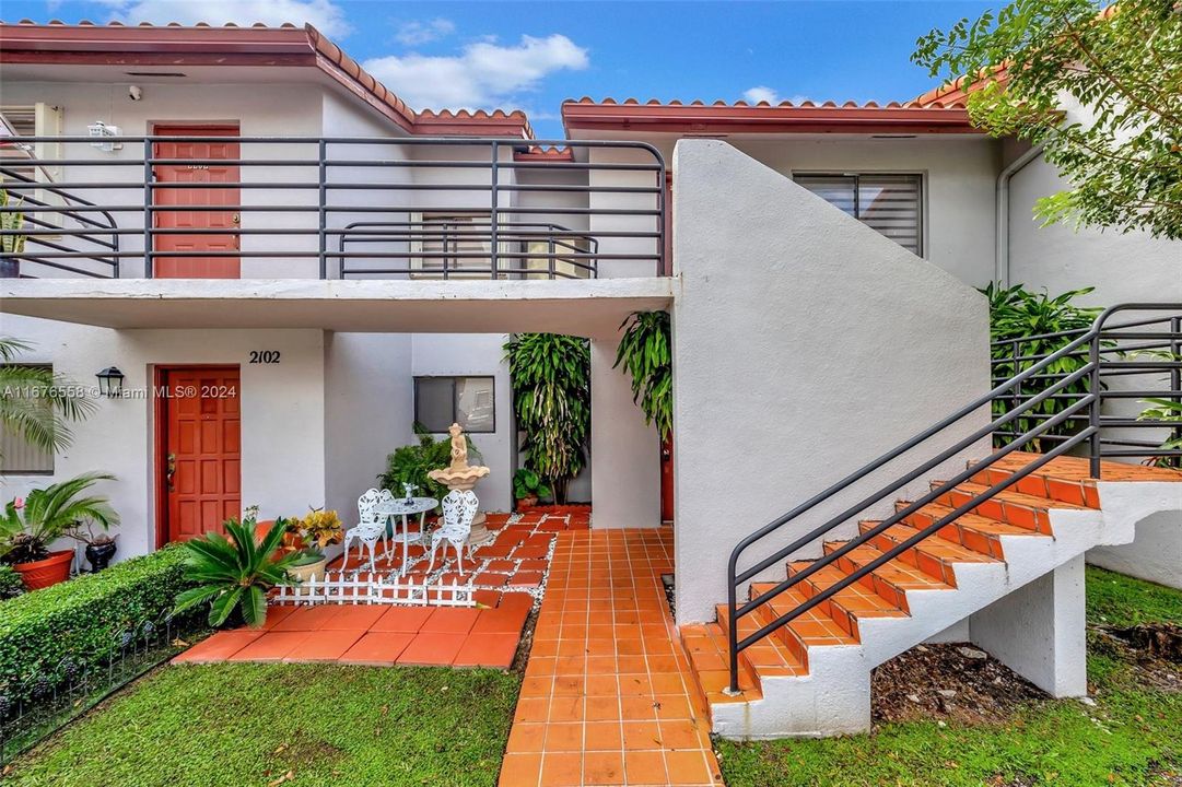 En Venta: $279,900 (2 camas, 2 baños, 970 Pies cuadrados)