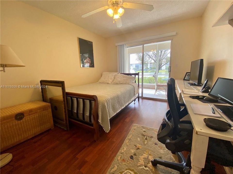 For Sale: $195,000 (2 beds, 2 baths, 1002 Square Feet)