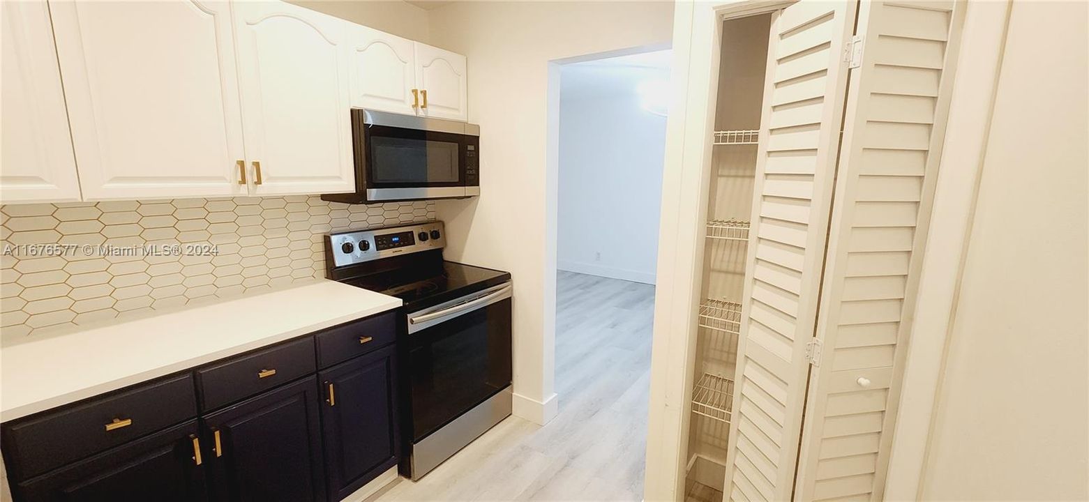 For Sale: $380,000 (2 beds, 2 baths, 1200 Square Feet)