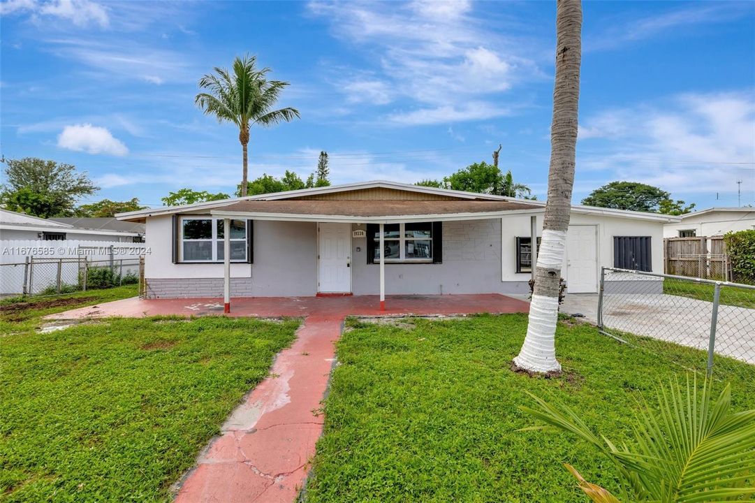 For Sale: $429,900 (3 beds, 2 baths, 1490 Square Feet)