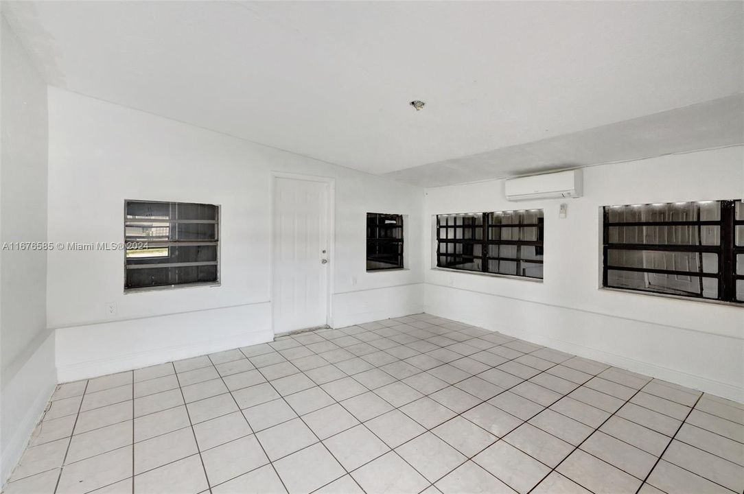 For Sale: $429,900 (3 beds, 2 baths, 1490 Square Feet)