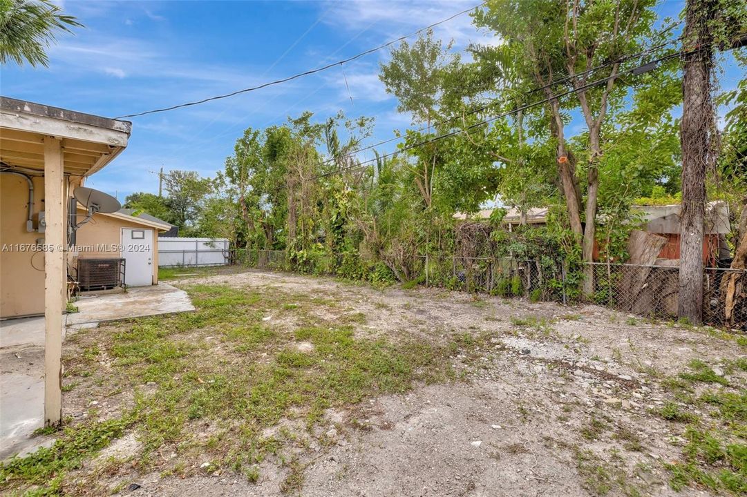 For Sale: $429,900 (3 beds, 2 baths, 1490 Square Feet)