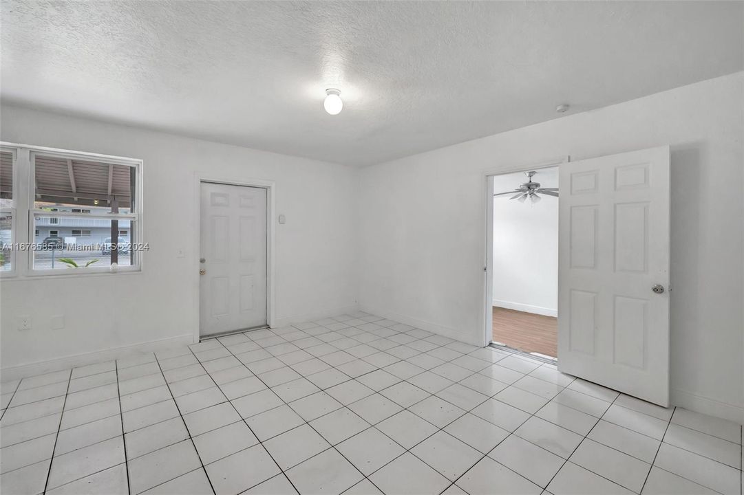 For Sale: $429,900 (3 beds, 2 baths, 1490 Square Feet)