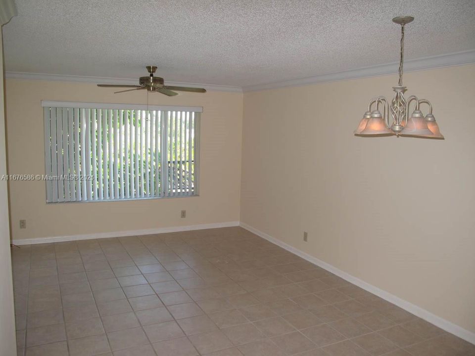 For Sale: $193,500 (2 beds, 2 baths, 768 Square Feet)