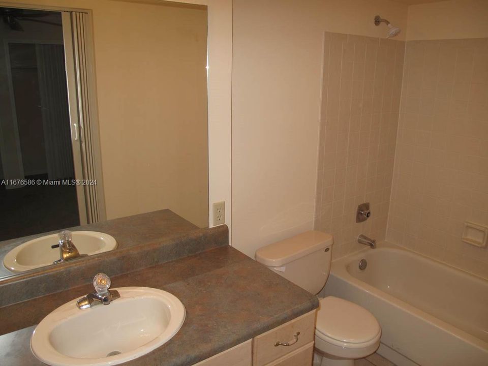 For Sale: $193,500 (2 beds, 2 baths, 768 Square Feet)