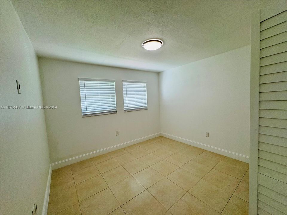 For Rent: $4,650 (3 beds, 2 baths, 1944 Square Feet)