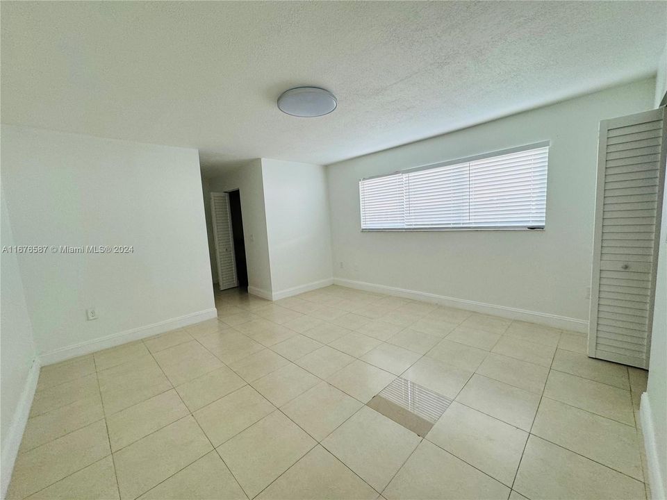 For Rent: $4,650 (3 beds, 2 baths, 1944 Square Feet)