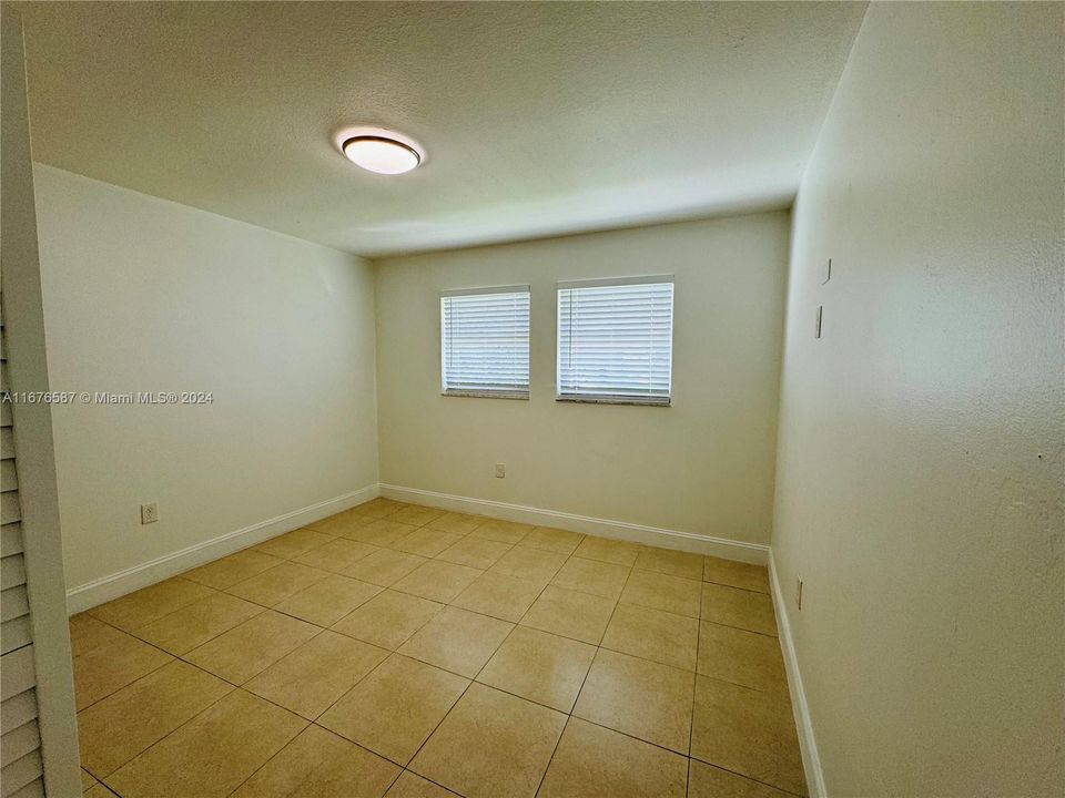 For Rent: $4,650 (3 beds, 2 baths, 1944 Square Feet)