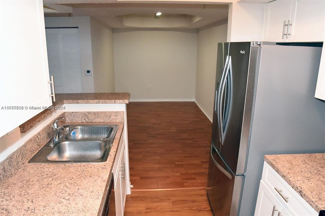 For Rent: $2,900 (3 beds, 2 baths, 1330 Square Feet)