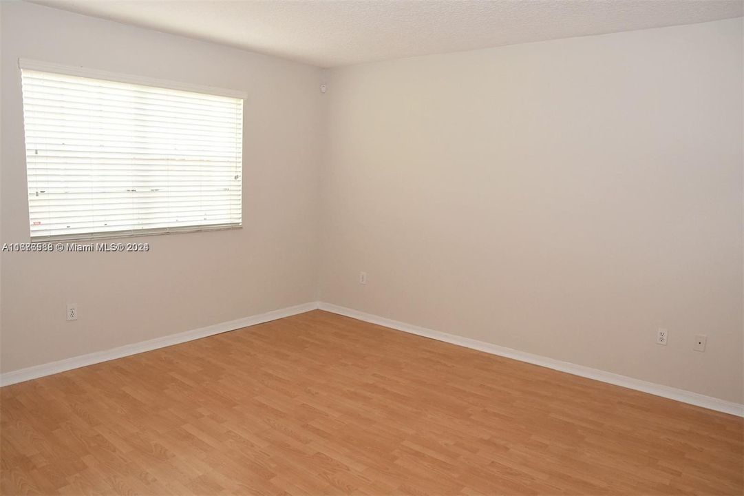 For Rent: $2,900 (3 beds, 2 baths, 1330 Square Feet)