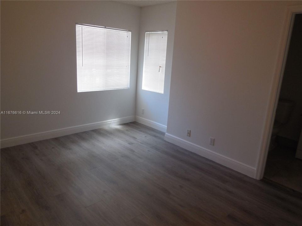 For Rent: $2,900 (2 beds, 2 baths, 1261 Square Feet)