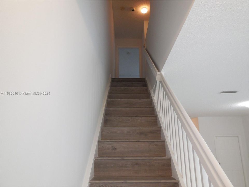 For Rent: $2,900 (2 beds, 2 baths, 1261 Square Feet)