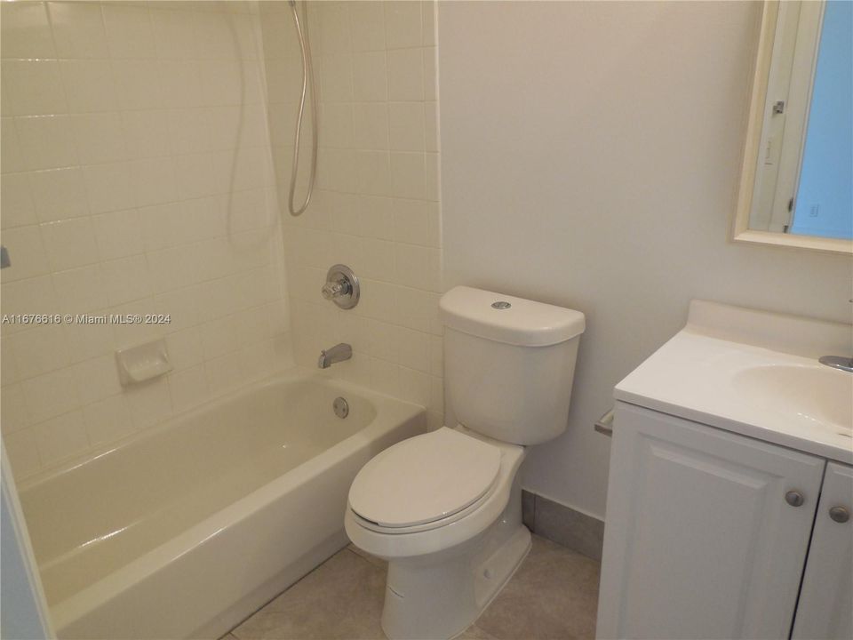 For Rent: $2,900 (2 beds, 2 baths, 1261 Square Feet)