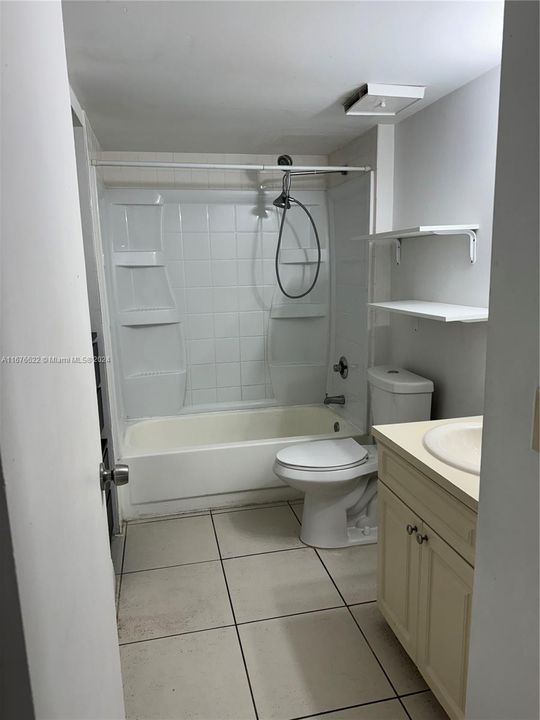 For Rent: $2,250 (2 beds, 2 baths, 1074 Square Feet)