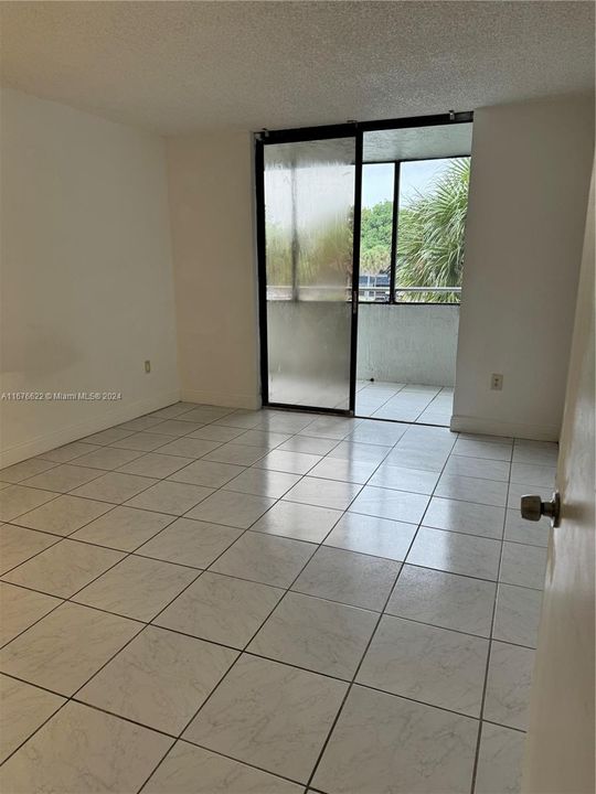 For Rent: $2,250 (2 beds, 2 baths, 1074 Square Feet)