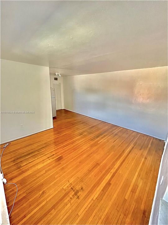 For Rent: $1,750 (1 beds, 1 baths, 0 Square Feet)